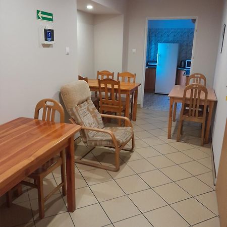 Hostel Polon ปูลตุสค์ ภายนอก รูปภาพ