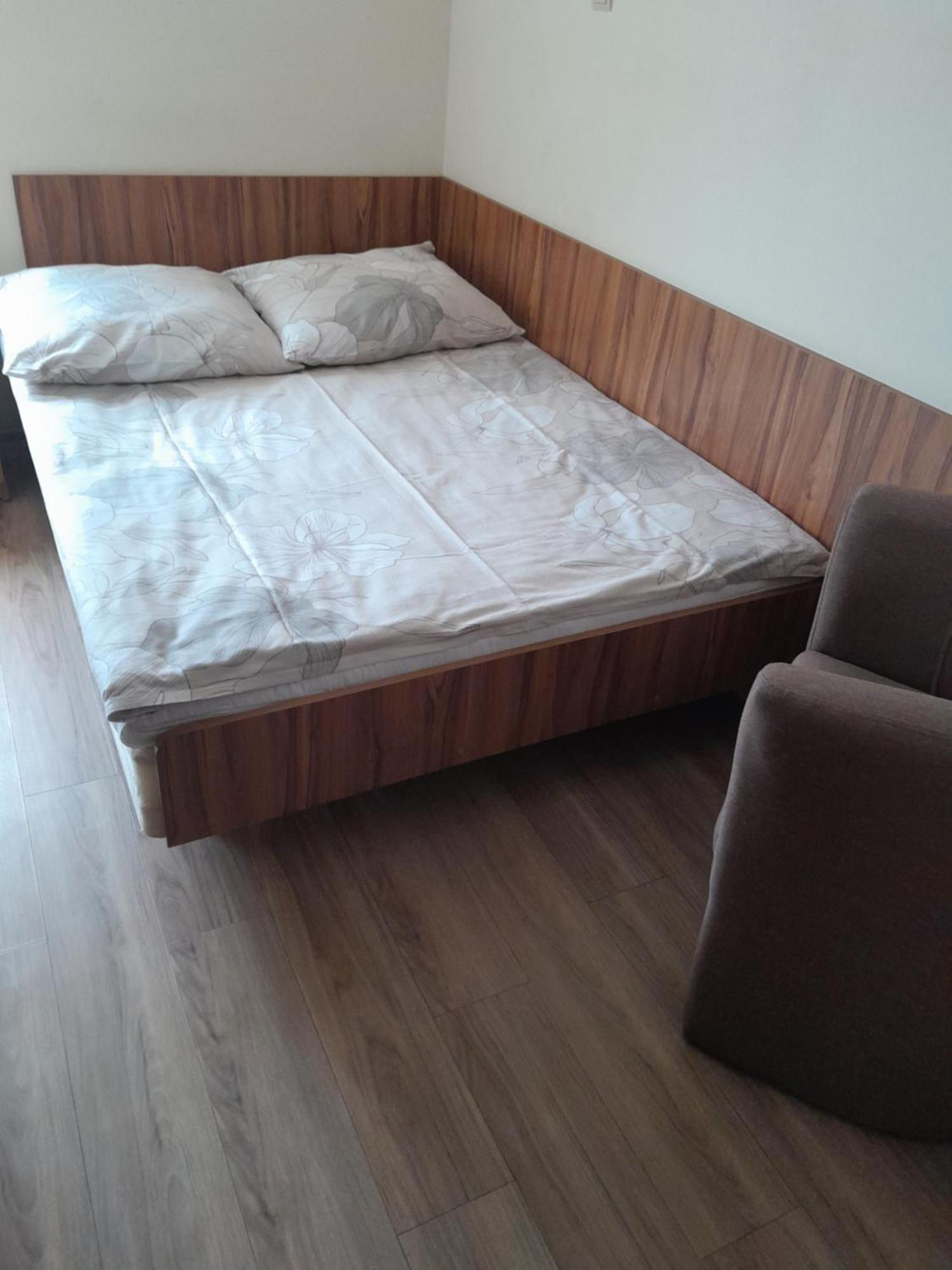 Hostel Polon ปูลตุสค์ ภายนอก รูปภาพ