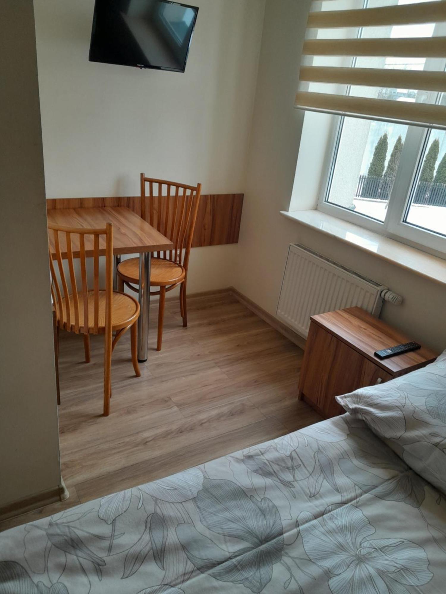 Hostel Polon ปูลตุสค์ ภายนอก รูปภาพ