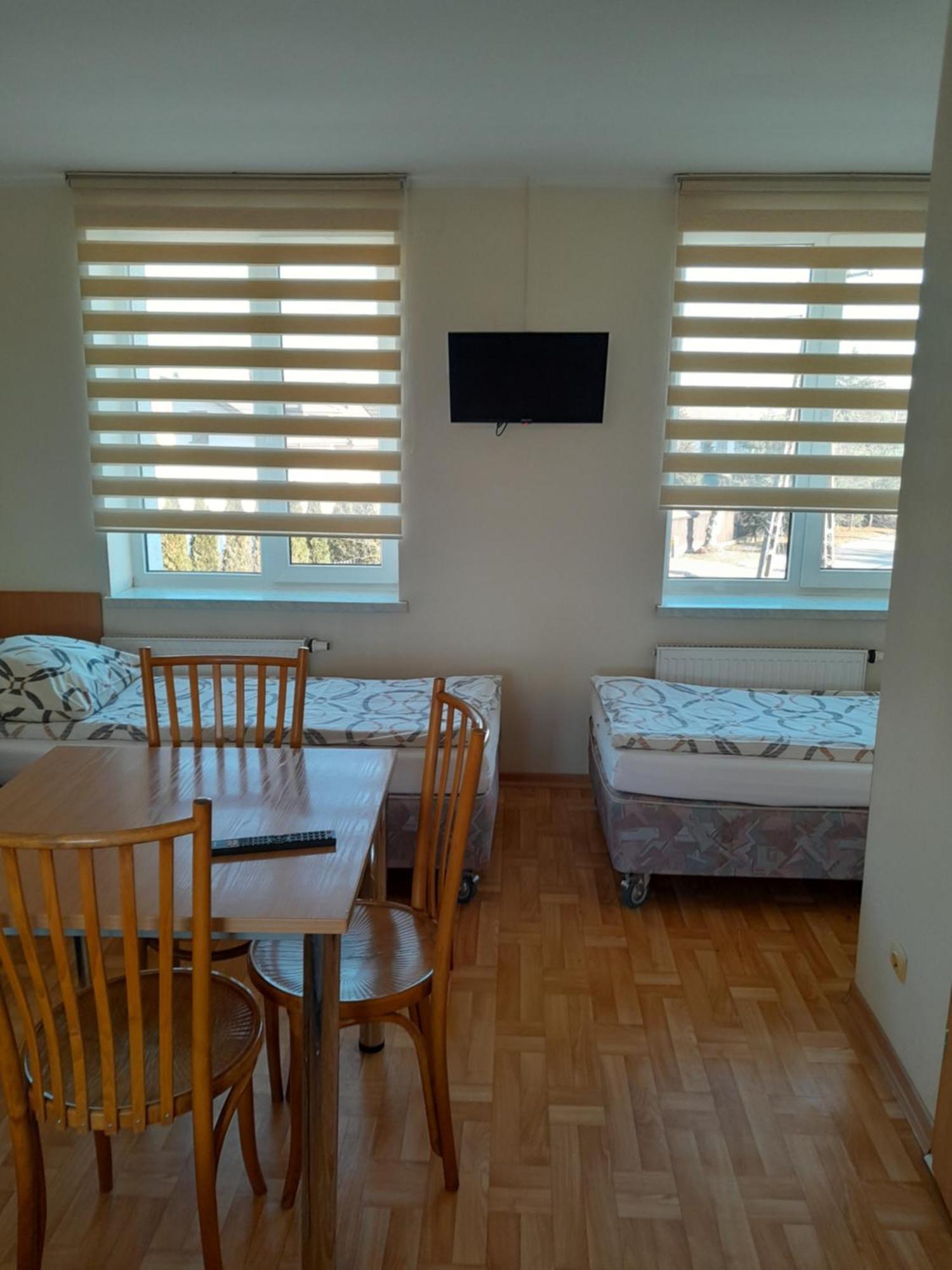 Hostel Polon ปูลตุสค์ ภายนอก รูปภาพ
